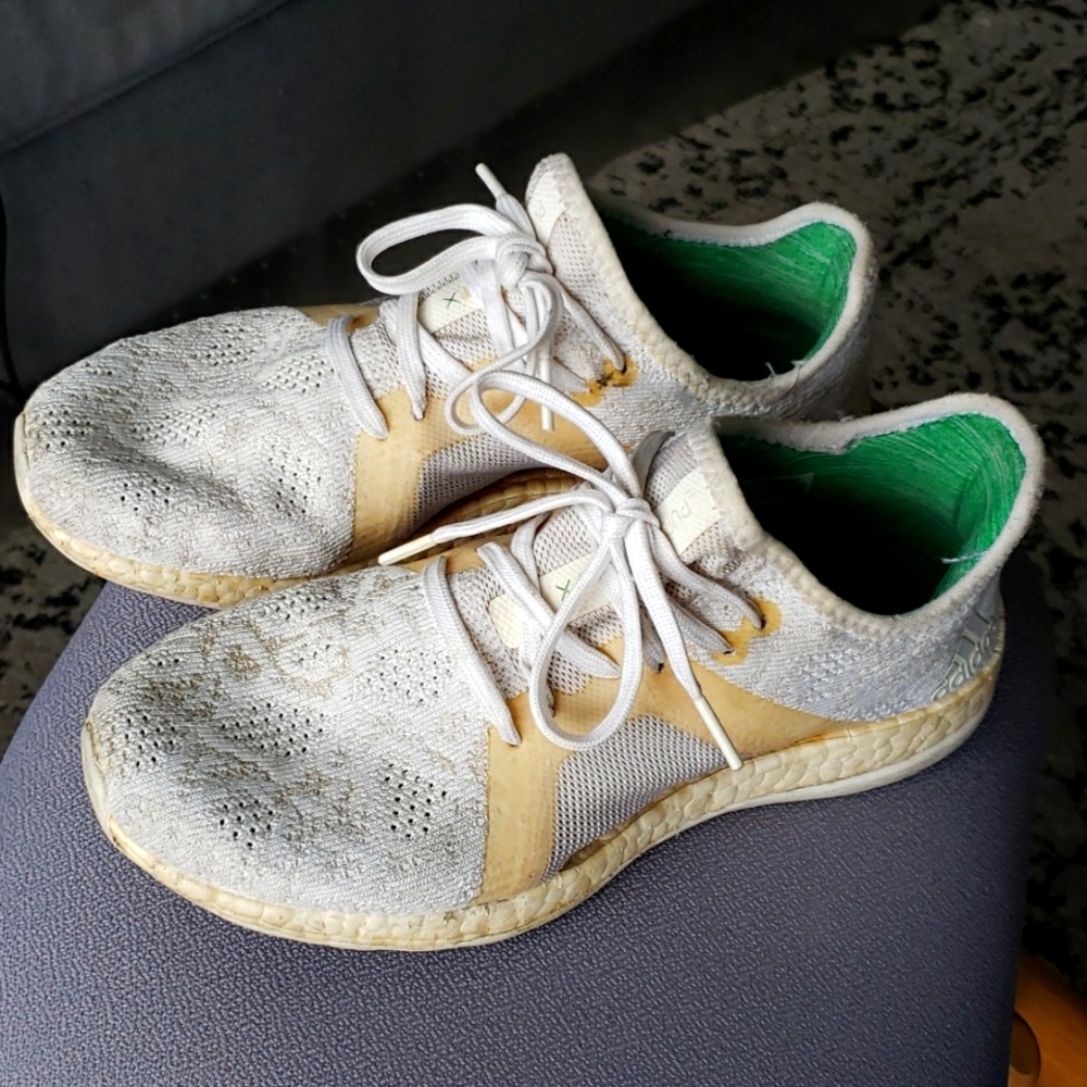 WHITE ADIDAS PUREBOOST X ELEMENT WOMEN SIZE 7 1/2 WHITE ATHLETIC SHOES